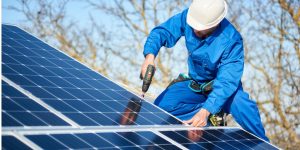 Installation Maintenance Panneaux Solaires Photovoltaïques à Lugrin